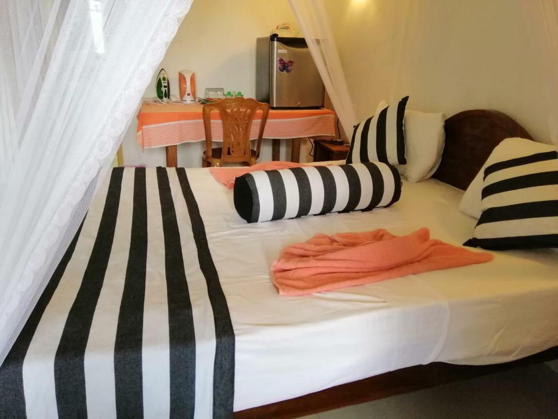 Apartamento Red Rose Ella Exterior foto